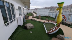 23.04.23 Deck 8 Minigolf Von Arabien durch den Suezkanal zu Mittelmeerinseln AIDAcosma 007