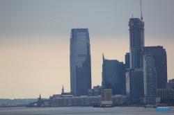 Jersey City New York 18.10.01 - Big Apple, weißer Strand am türkisen Meer, riesiger Sumpf AIDAluna