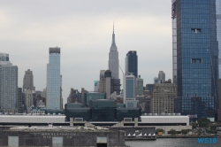 New York 18.10.01 - Big Apple, weißer Strand am türkisen Meer, riesiger Sumpf AIDAluna