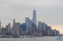 New York 18.10.01 - Big Apple, weißer Strand am türkisen Meer, riesiger Sumpf AIDAluna