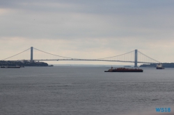 Verrazano-Narrows Bridge New York 18.10.01 - Big Apple, weißer Strand am türkisen Meer, riesiger Sumpf AIDAluna