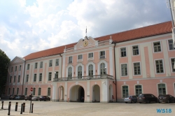 Schloss Tallinn 18.07.31 - Eindrucksvolle Städtetour durch die Ostsee AIDAdiva