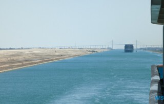 Suezkanal 23.04.26 Von Arabien durch den Suezkanal zu Mittelmeerinseln AIDAcosma 085